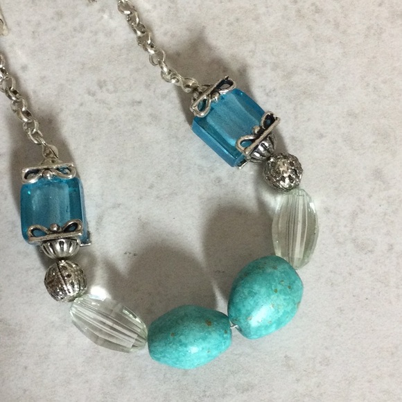 Avon silver chain turquoise bead necklace - Picture 3 of 7